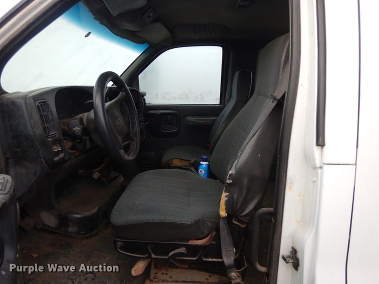 image for item DI8217 2003 Chevrolet C5500  dump flatbed truck