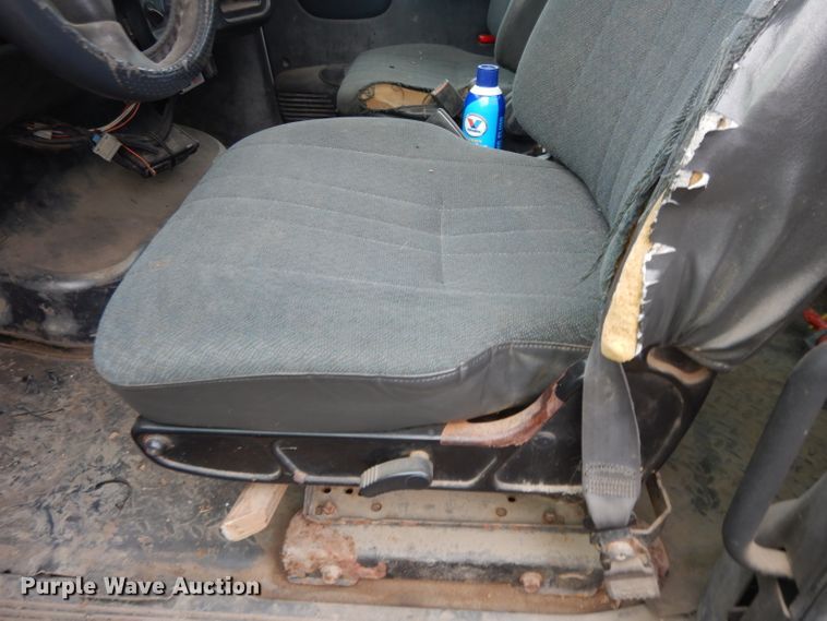 image for item DI8217 2003 Chevrolet C5500  dump flatbed truck