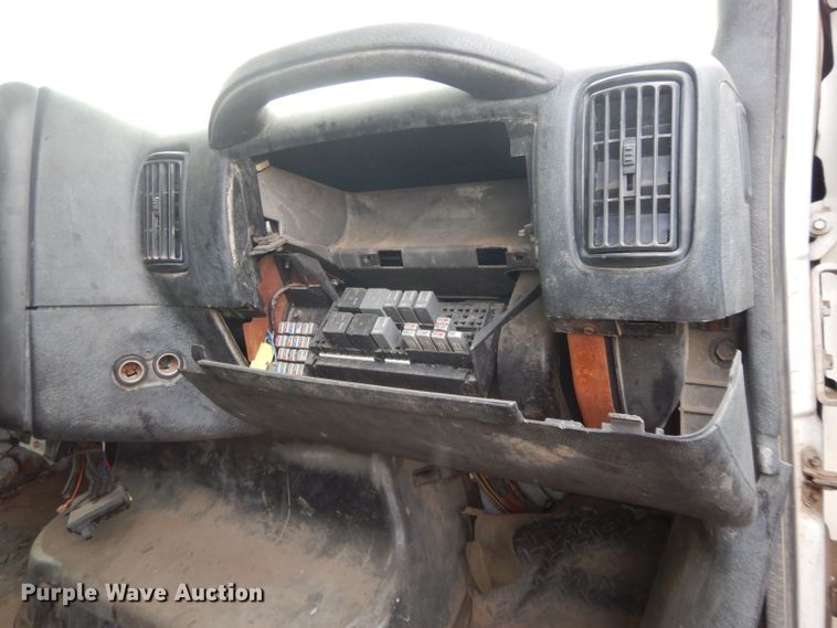 image for item DI8217 2003 Chevrolet C5500  dump flatbed truck