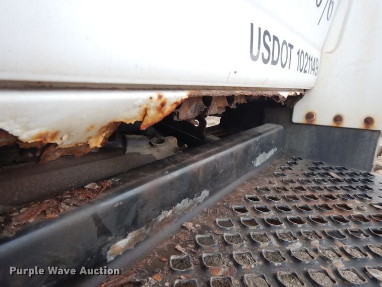 image for item DI8217 2003 Chevrolet C5500  dump flatbed truck