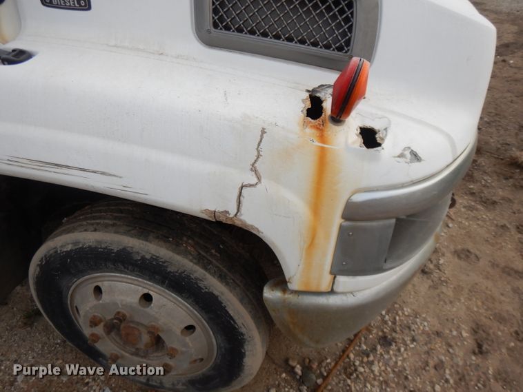 image for item DI8217 2003 Chevrolet C5500  dump flatbed truck