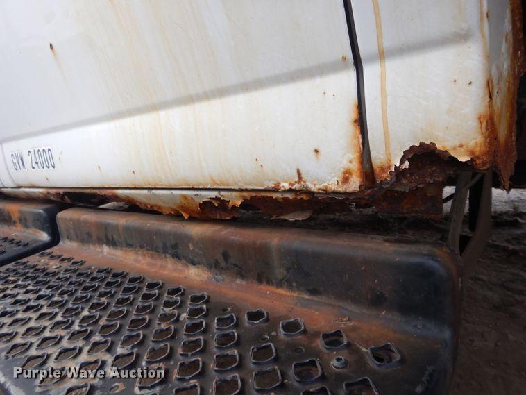 image for item DI8217 2003 Chevrolet C5500  dump flatbed truck