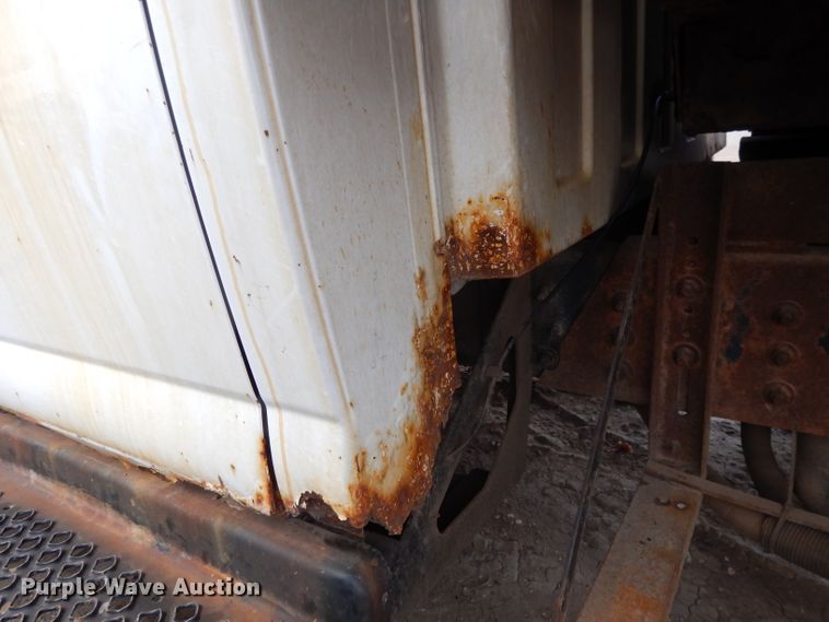 image for item DI8217 2003 Chevrolet C5500  dump flatbed truck