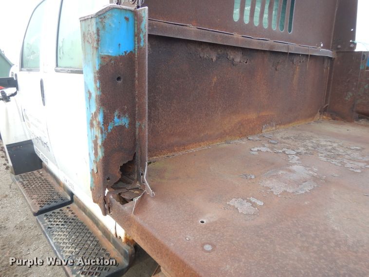 image for item DI8217 2003 Chevrolet C5500  dump flatbed truck