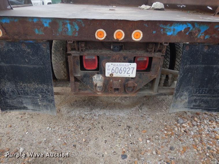 image for item DI8217 2003 Chevrolet C5500  dump flatbed truck