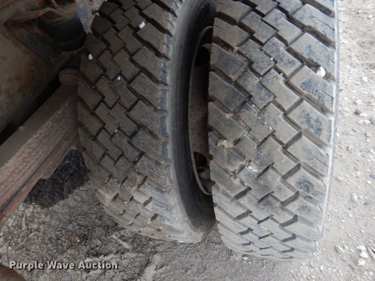 image for item DI8217 2003 Chevrolet C5500  dump flatbed truck