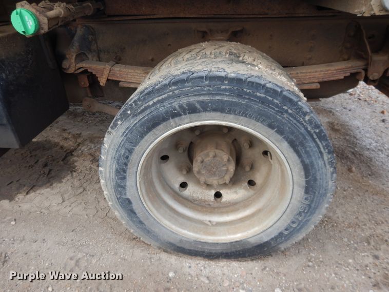 image for item DI8217 2003 Chevrolet C5500  dump flatbed truck