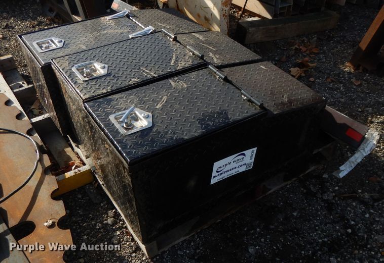 image for item DI8220 (3) Bradford Built toolbox