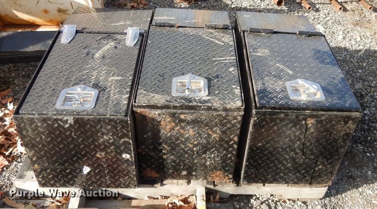 image for item DI8220 (3) Bradford Built toolbox