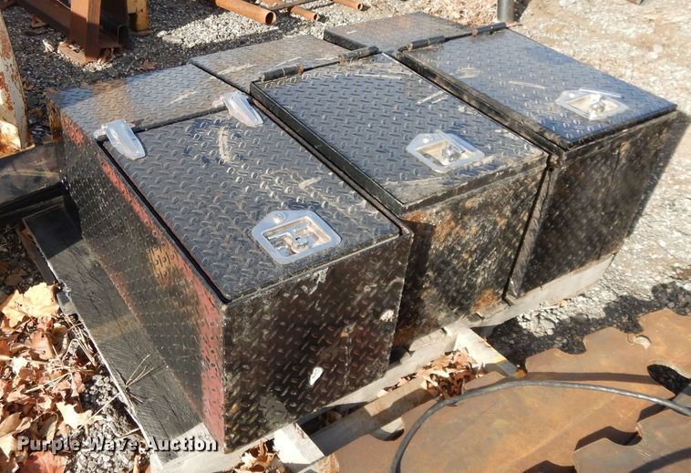 image for item DI8220 (3) Bradford Built toolbox