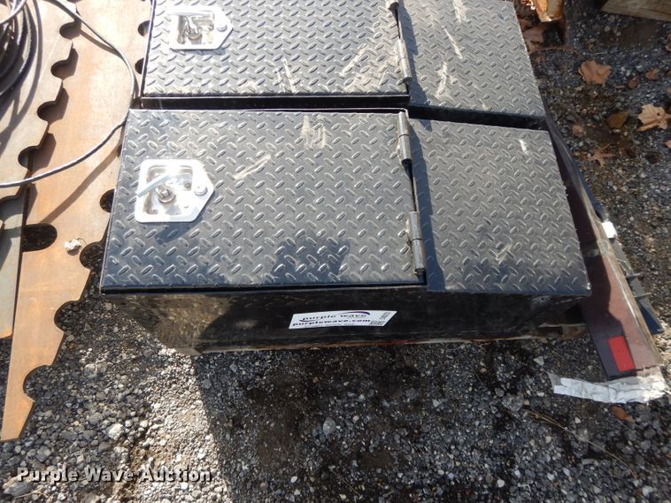 image for item DI8220 (3) Bradford Built toolbox