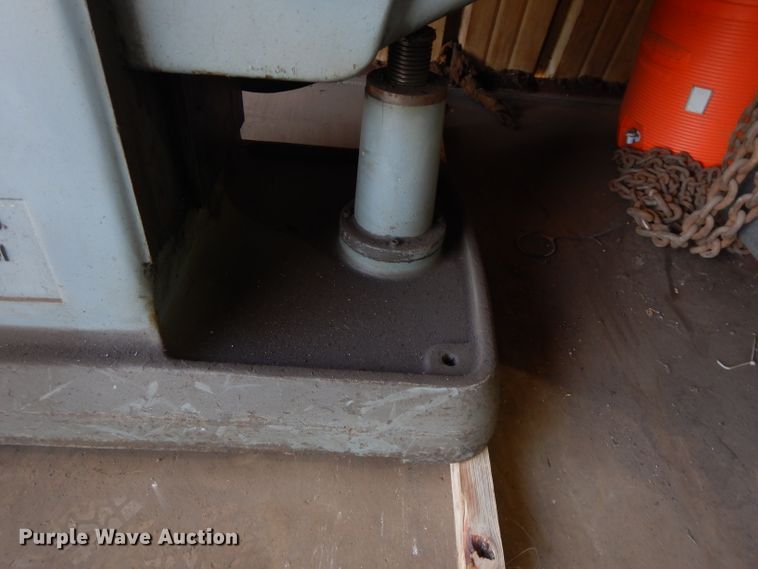 image for item DI8224 Falco 100 vertical mill