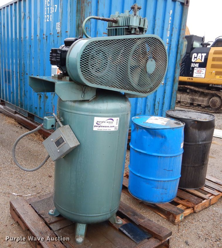 Quincy 325 air compressor in Kansas City, KS Item DI8398 sold