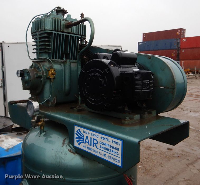 image for item DI8398 Quincy 325 air compressor