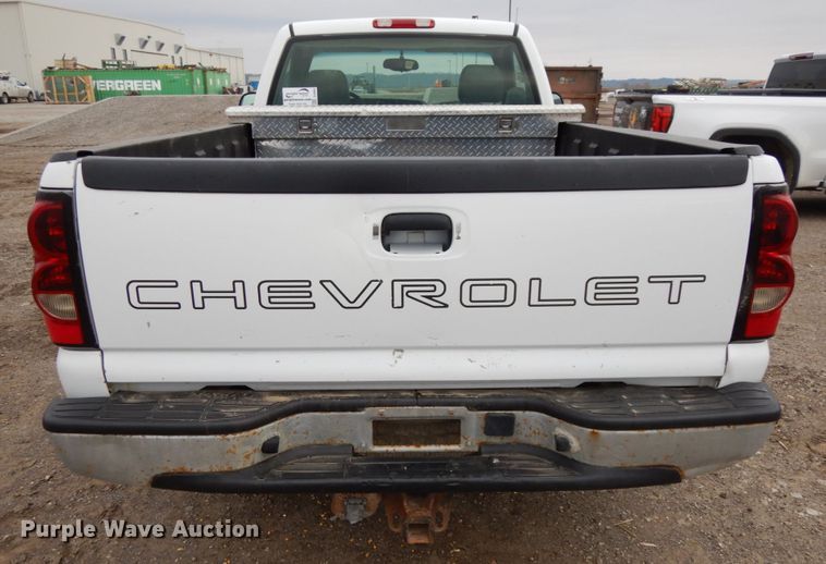 image for item DJ5804 2004 Chevrolet Silverado 1500  pickup truck