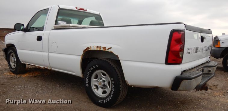 image for item DJ5804 2004 Chevrolet Silverado 1500  pickup truck