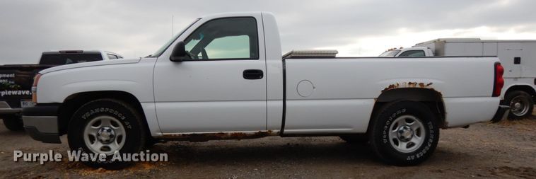 image for item DJ5804 2004 Chevrolet Silverado 1500  pickup truck