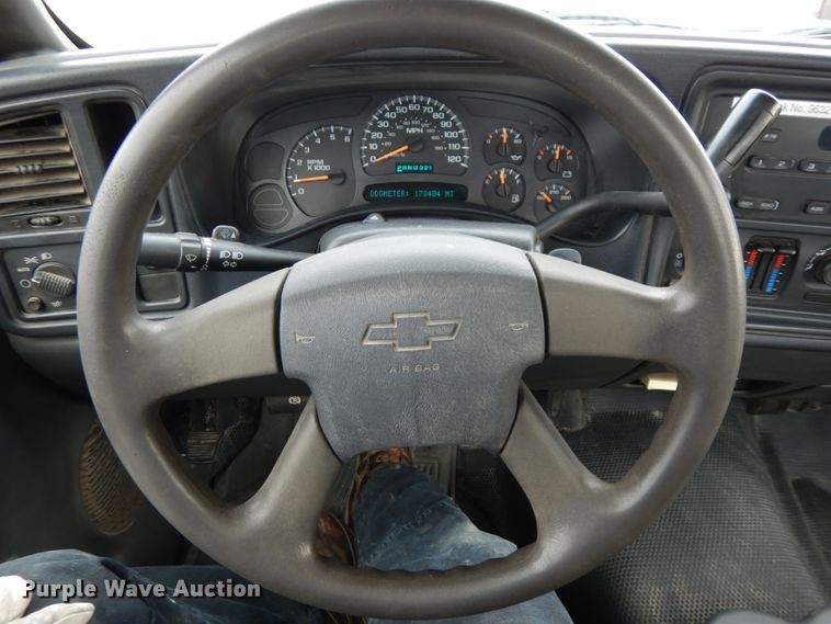 image for item DJ5804 2004 Chevrolet Silverado 1500  pickup truck