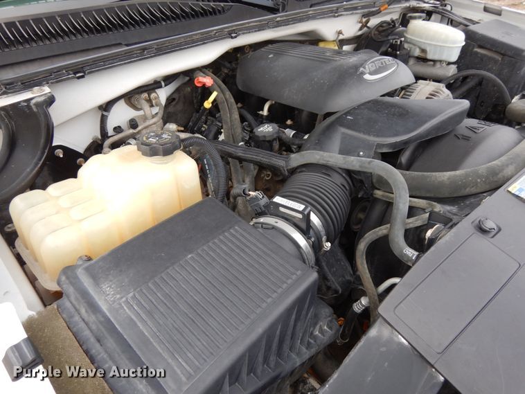 image for item DJ5804 2004 Chevrolet Silverado 1500  pickup truck