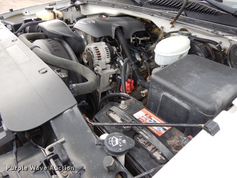 image for item DJ5804 2004 Chevrolet Silverado 1500  pickup truck