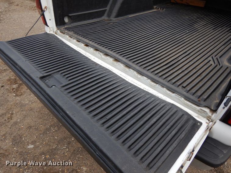 image for item DJ5804 2004 Chevrolet Silverado 1500  pickup truck