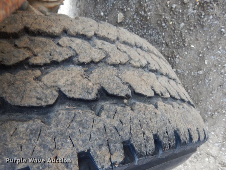 image for item DJ5804 2004 Chevrolet Silverado 1500  pickup truck