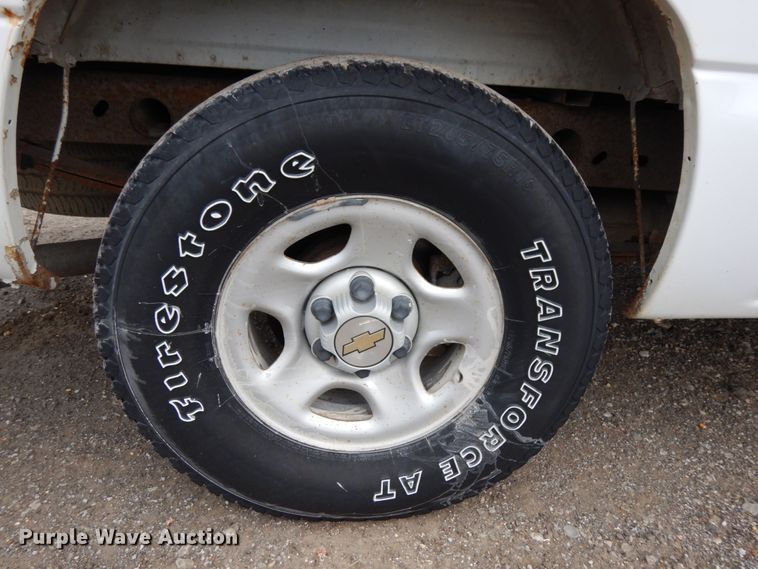 image for item DJ5804 2004 Chevrolet Silverado 1500  pickup truck