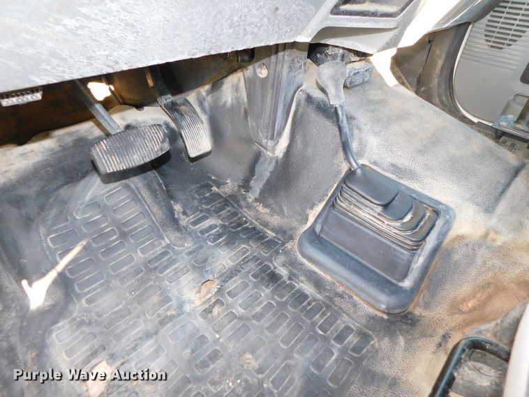 image for item DJ5846 2012 Ford F550 Super Duty XL  truck cab and chassis