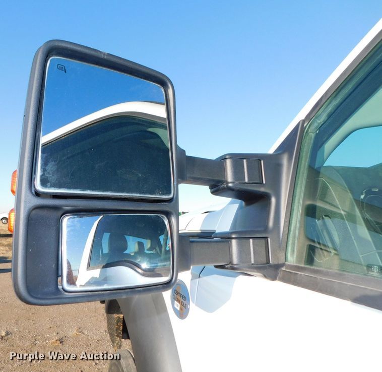 image for item DJ5846 2012 Ford F550 Super Duty XL  truck cab and chassis