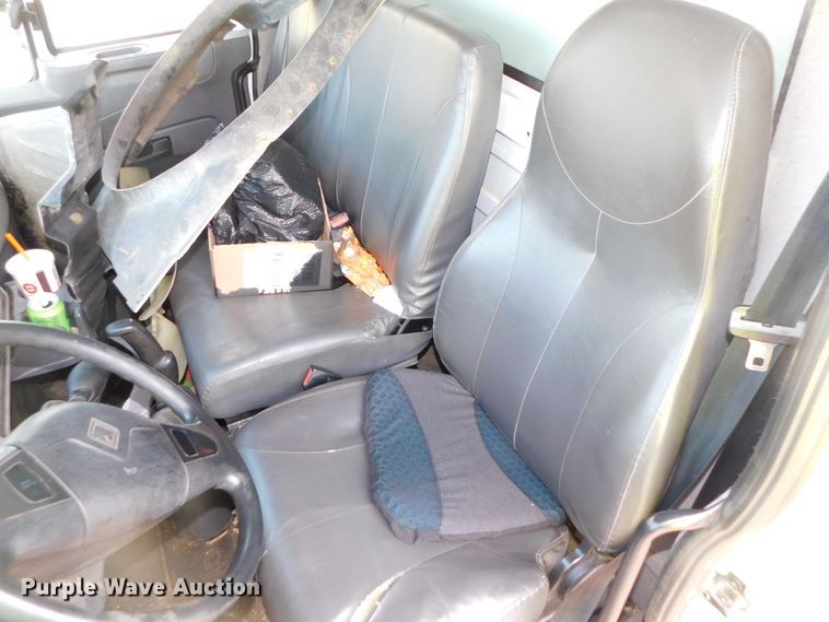 image for item DJ5853 2013 International DuraStar 4300M7  box truck