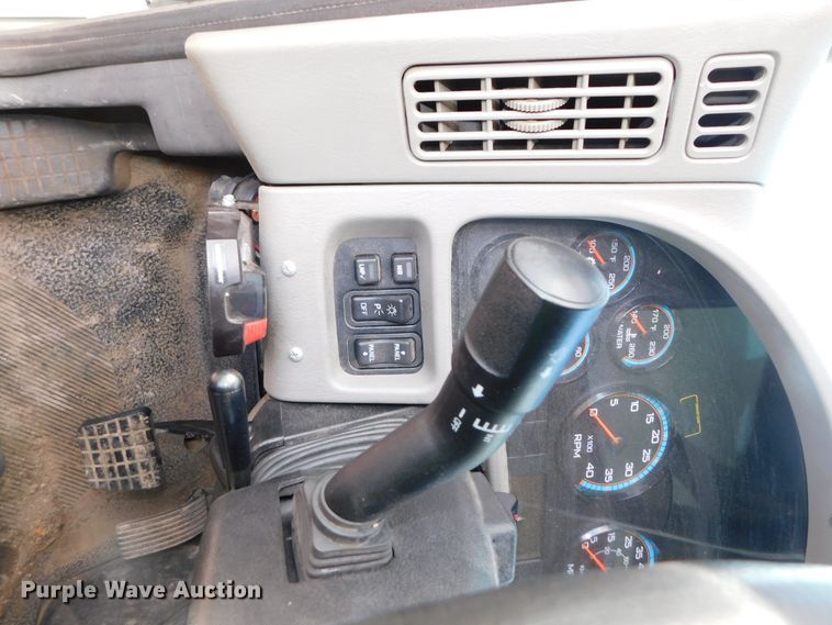 image for item DJ5853 2013 International DuraStar 4300M7  box truck