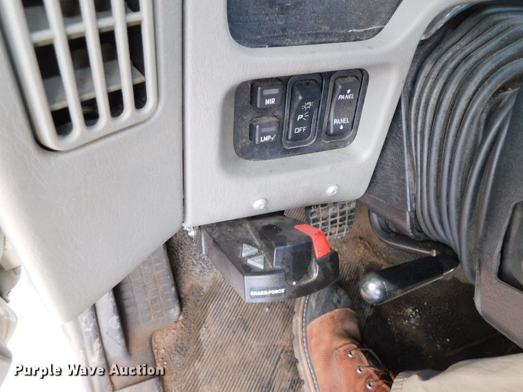 image for item DJ5853 2013 International DuraStar 4300M7  box truck