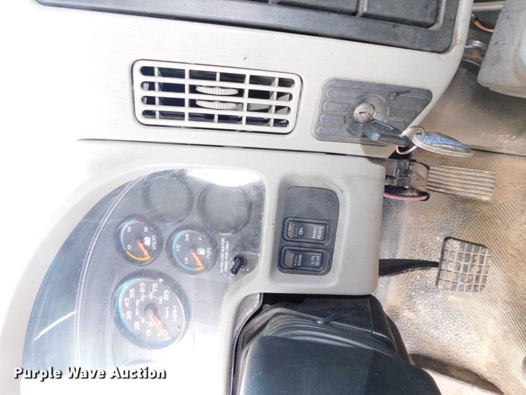 image for item DJ5853 2013 International DuraStar 4300M7  box truck