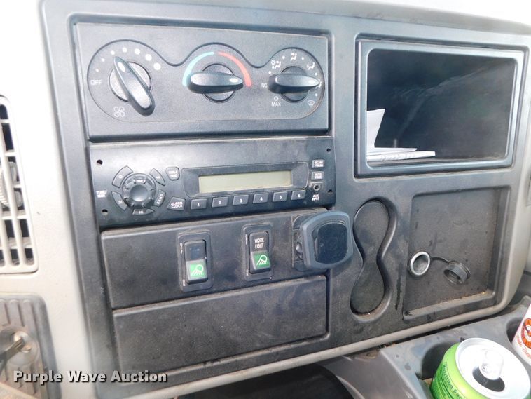 image for item DJ5853 2013 International DuraStar 4300M7  box truck