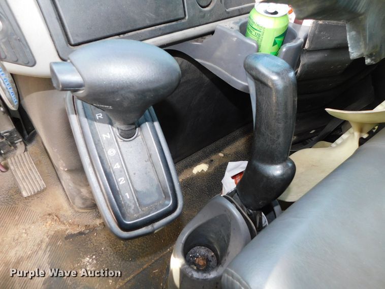 image for item DJ5853 2013 International DuraStar 4300M7  box truck