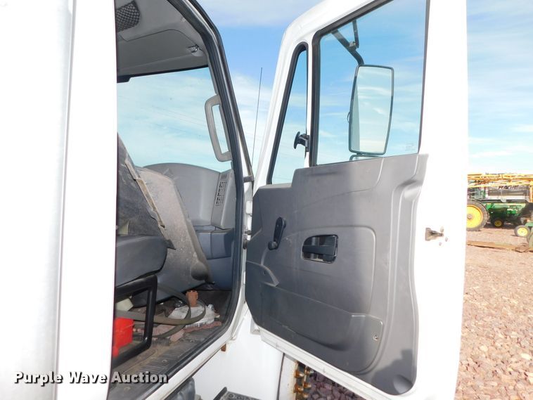 image for item DJ5853 2013 International DuraStar 4300M7  box truck