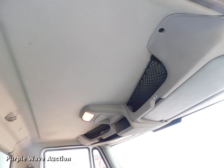 image for item DJ5853 2013 International DuraStar 4300M7  box truck