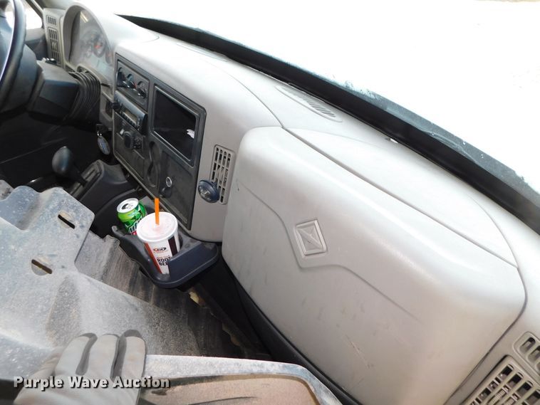 image for item DJ5853 2013 International DuraStar 4300M7  box truck