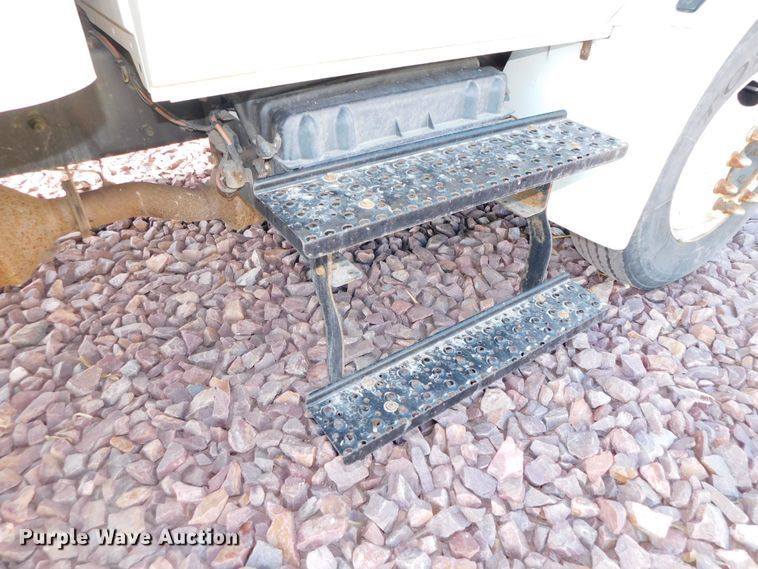 image for item DJ5853 2013 International DuraStar 4300M7  box truck