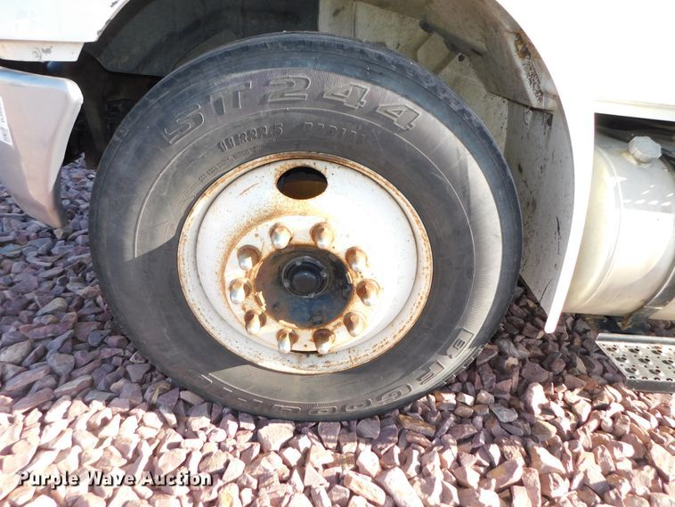 image for item DJ5853 2013 International DuraStar 4300M7  box truck