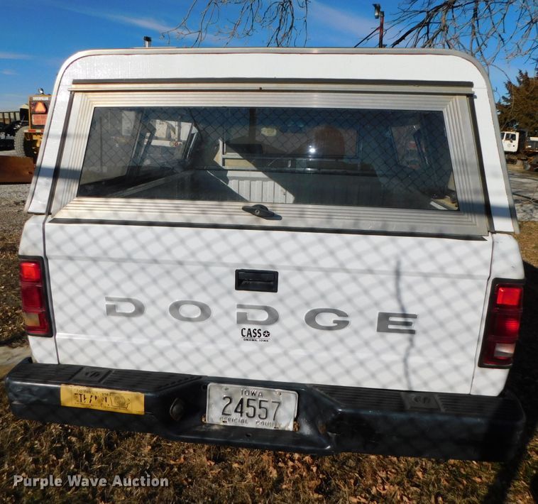 image for item DJ5856 1992 Dodge Dakota Sport  pickup truck