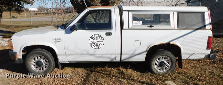 image for item DJ5856 1992 Dodge Dakota Sport  pickup truck