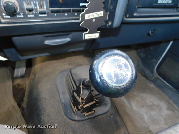 image for item DJ5856 1992 Dodge Dakota Sport  pickup truck