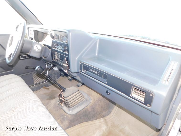 image for item DJ5856 1992 Dodge Dakota Sport  pickup truck