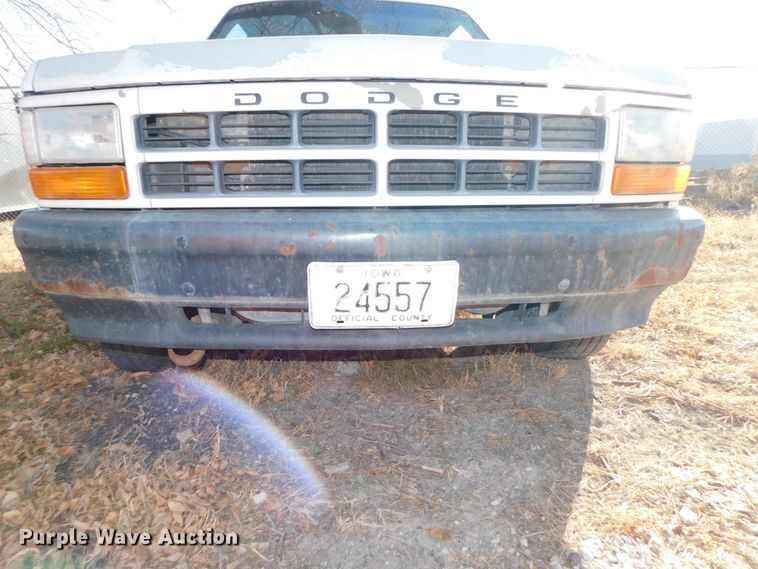 image for item DJ5856 1992 Dodge Dakota Sport  pickup truck