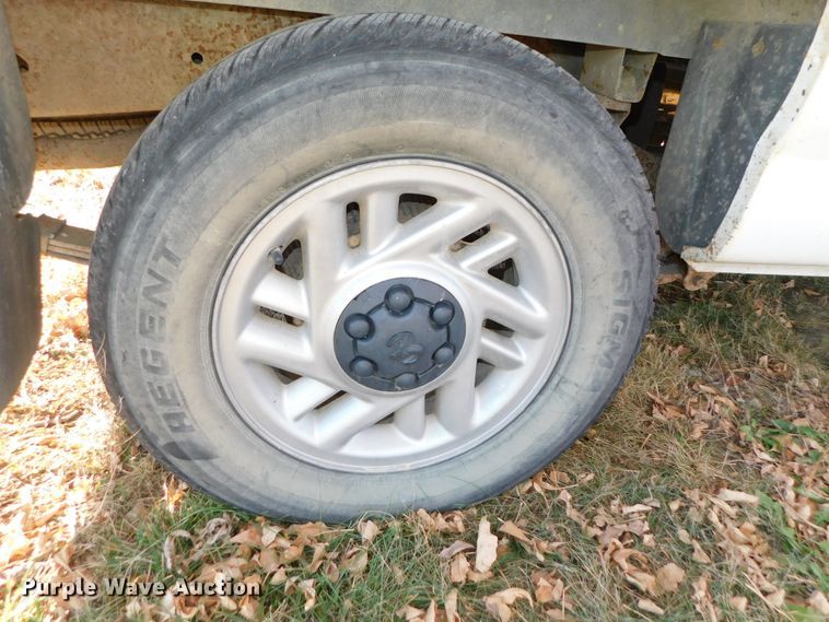 image for item DJ5856 1992 Dodge Dakota Sport  pickup truck