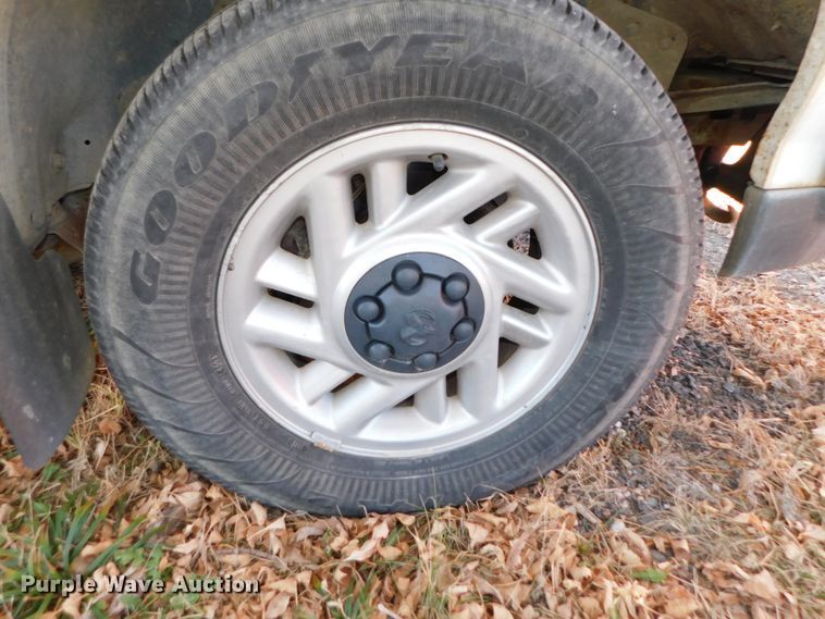 image for item DJ5856 1992 Dodge Dakota Sport  pickup truck