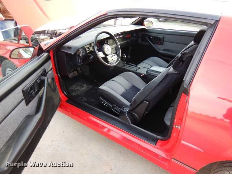 image for item DJ6063 1989 Chevrolet Camaro IROC-Z