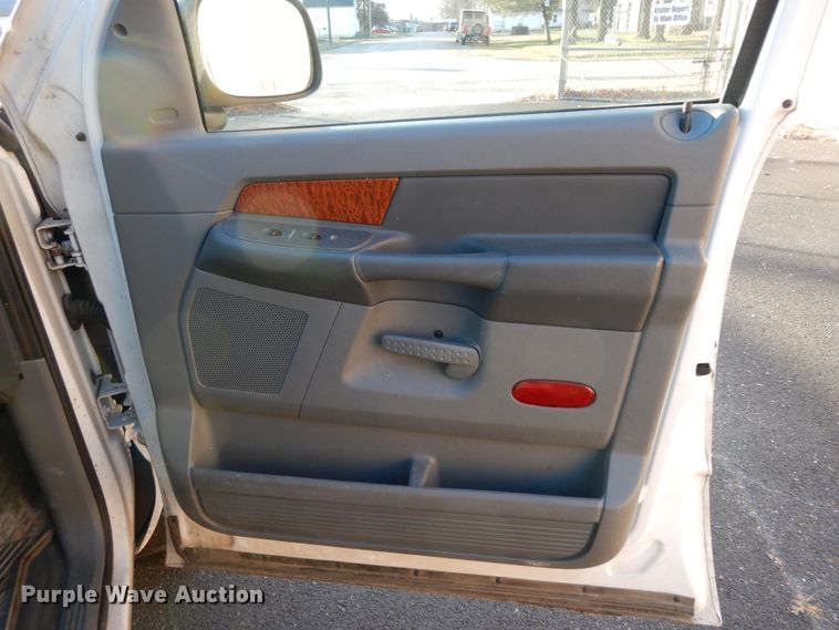 image for item DJ6739 2006 Dodge Ram 1500  Quad Cab pickup truck