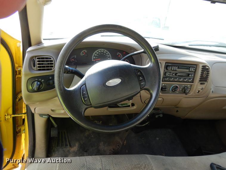 image for item DJ6742 2004 Ford F150  SuperCab pickup truck